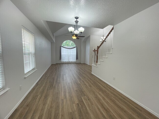 Building Photo - 5555 Mansfield Pl NW