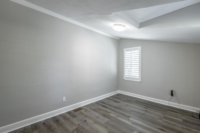 Building Photo - 103 S Germantown Rd