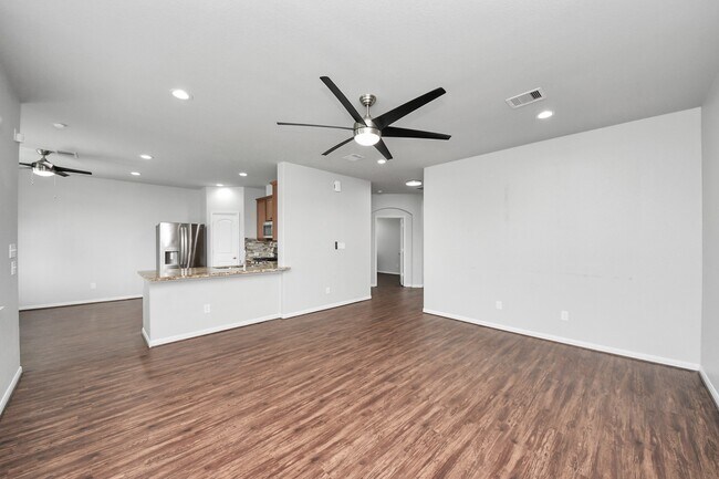 Building Photo - 2931 Palm Oaks Trail