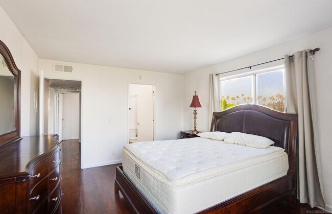 Building Photo - 4794 Arizona St