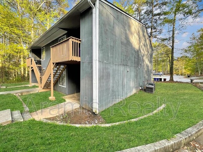 Building Photo - 114 Spring Ct