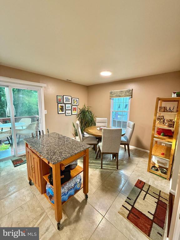Building Photo - 5500 Woodlawn Manor Ct