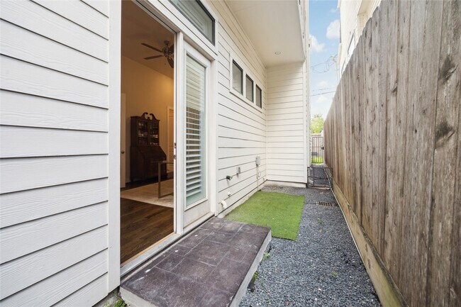 Building Photo - 4721 Banning Dr