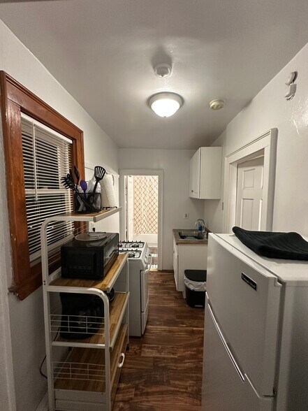 Building Photo - 3 Chamblet St