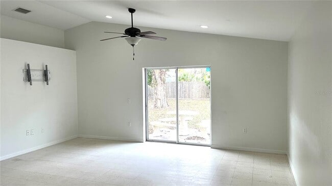 Building Photo - 1310 E Myrtle St