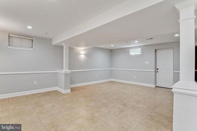 Building Photo - 7505 Castle Rock Dr
