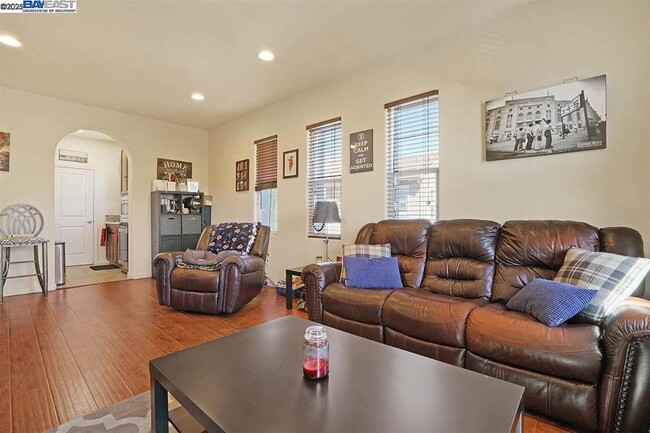 Building Photo - 5077 Rashelle Way
