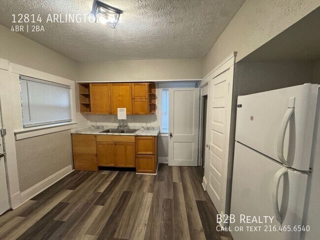 Building Photo - 12814 Arlington Ave