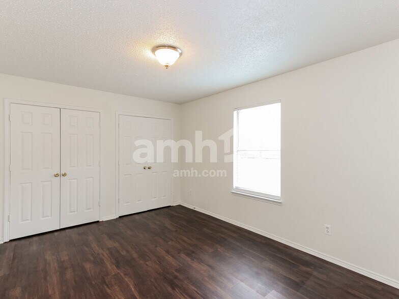 Building Photo - 1100 Warrington Way