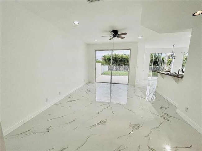 Building Photo - 11041 Harbour Springs Cir
