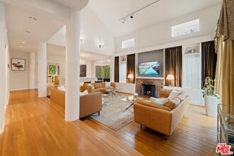 Building Photo - 119 S Kilkea Dr