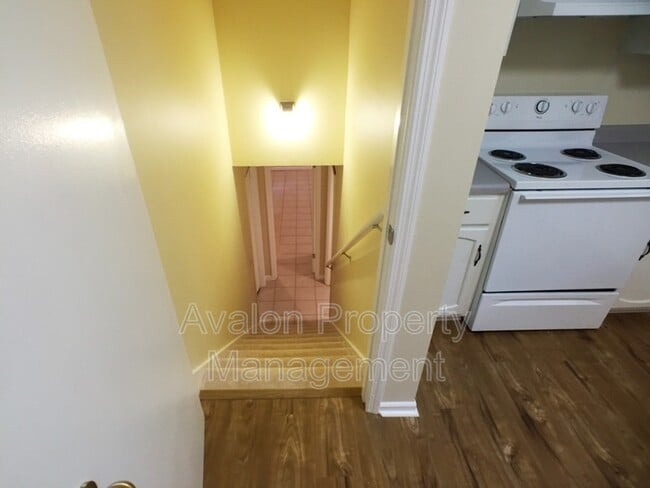 Building Photo - 5040 Woodland Dr NW