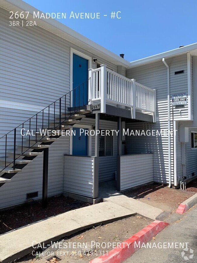 Building Photo - 3 Bedroom/2 Bath 1st floor Apartment Home ...