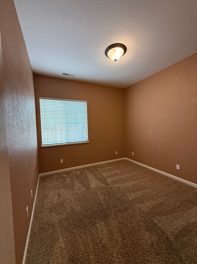 Building Photo - Beautiful Home in Sparks!