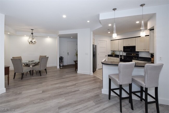 Building Photo - 19000 Lake Rd