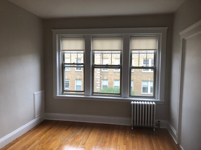 Building Photo - 10 Perkins Sq