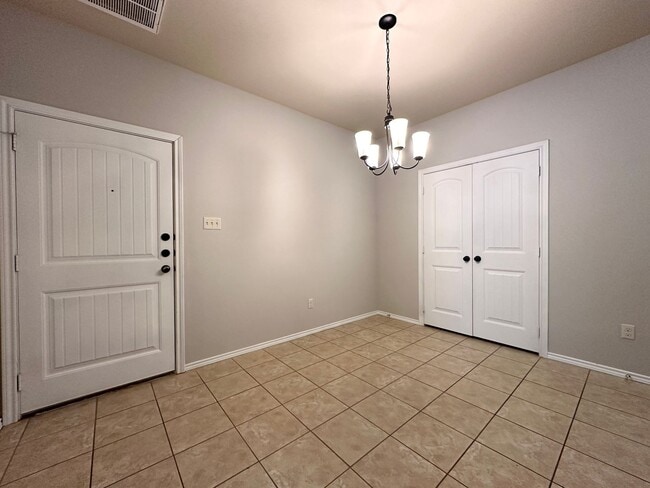 Building Photo - 3 bed 2 bath 2 car garage - Cooper ISD