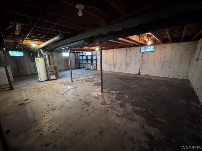 Building Photo - 685 Longmeadow Rd
