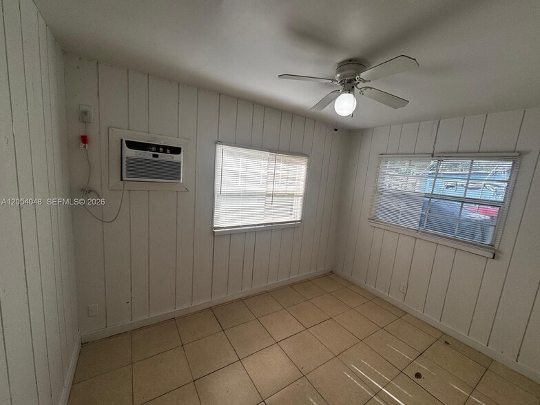 Building Photo - 1354 SW 26th Ave