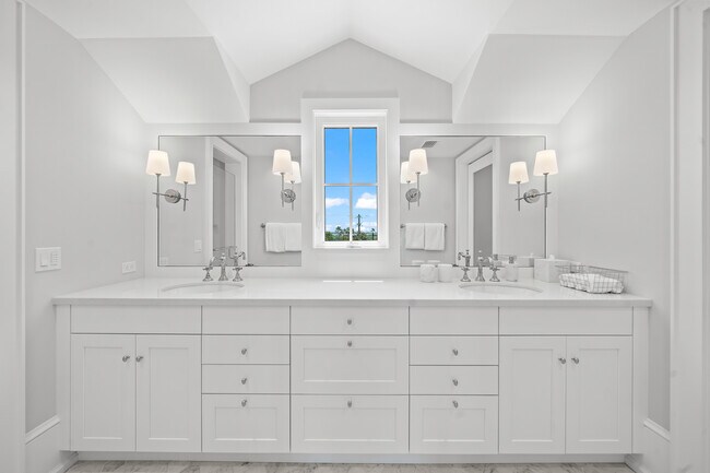 Building Photo - 5525 Jimmy Buffett Mem Hwy