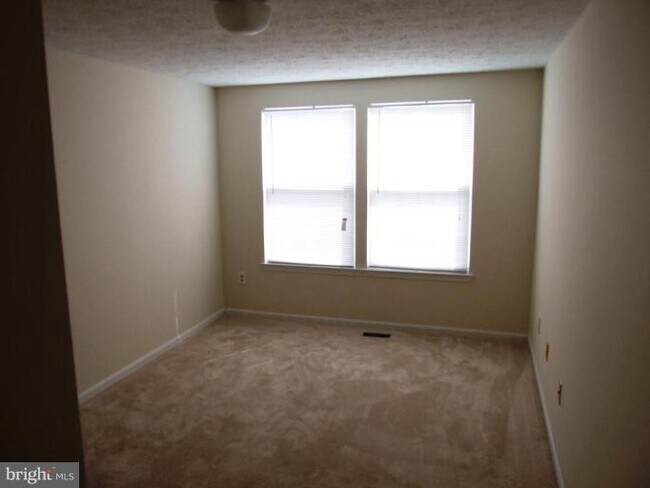 Building Photo - 411 Palmspring Dr
