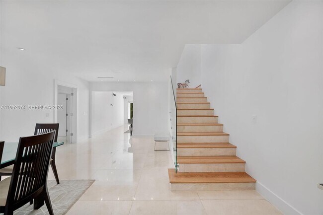 Building Photo - 1430 Baracoa Ave