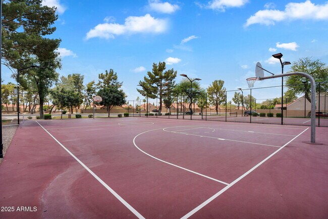 Building Photo - 1510 E Commerce Ave