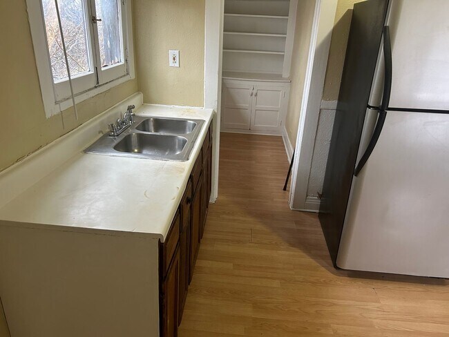 Building Photo - 409 Eastern Ave