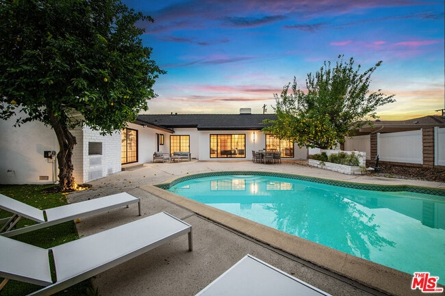 Building Photo - 16517 Hartsook St