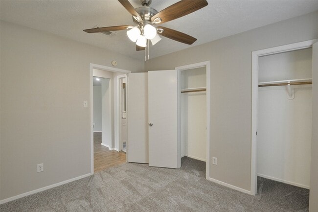 Building Photo - 7211 Fuchsia Ln