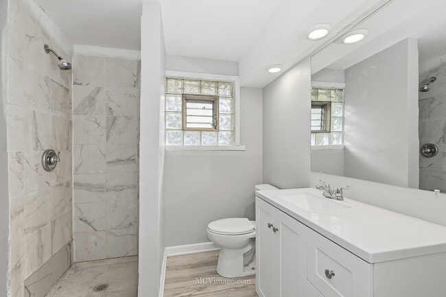 Building Photo - 14714 Ellis Ave