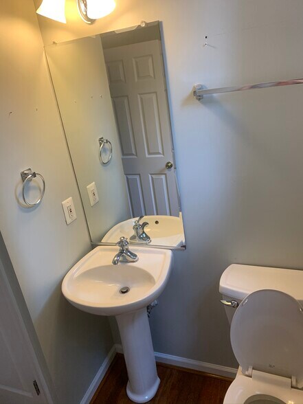 Building Photo - 1809 Stark Drive