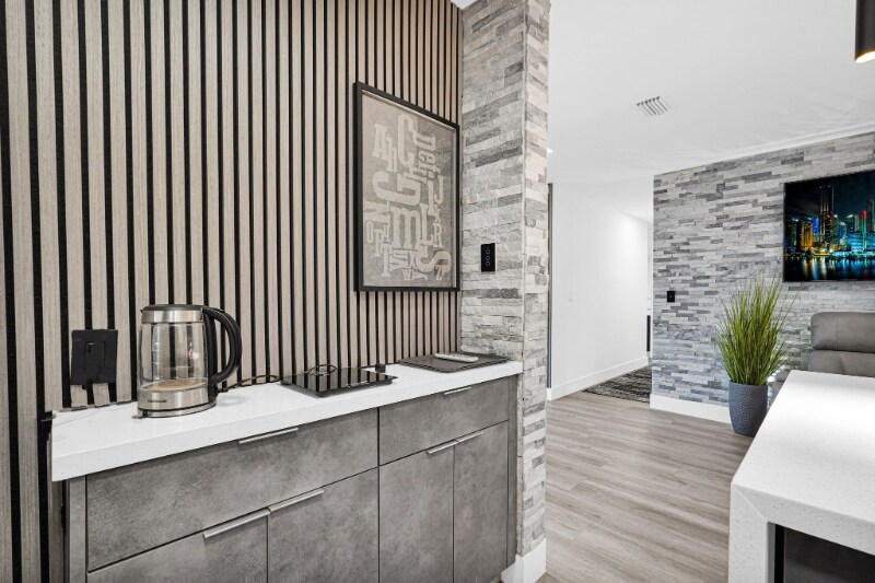 Building Photo - 1420 S 24th Terrace