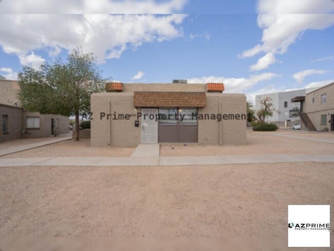 Building Photo - Charming 2BR/1BA Phoenix Condo - Prime Location &amp; Modern Touches!
