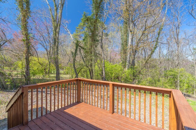 Building Photo - 456 W Outer Dr