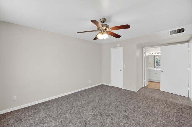 Building Photo - Modern Updated Tempe Townhome Near ASU & Downtown with Resort-Style Amenities