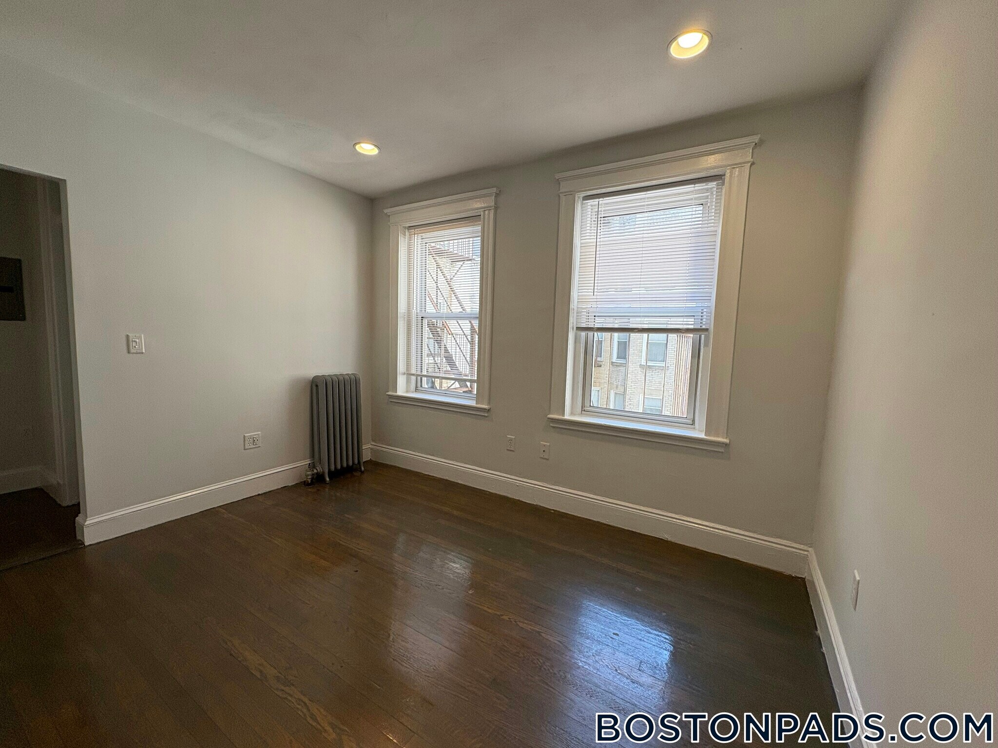 Building Photo - 111 Park Dr