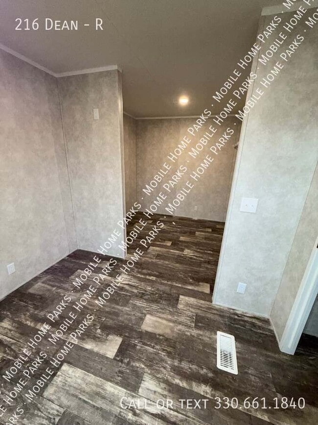 Building Photo - 216 Dean-R