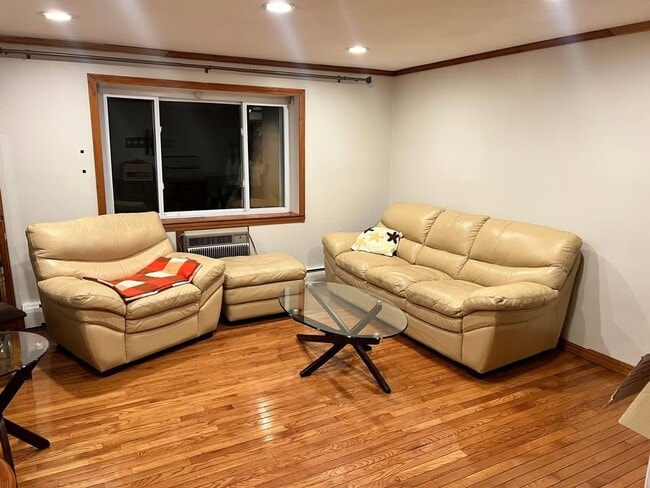 Building Photo - 20 Bryon Rd