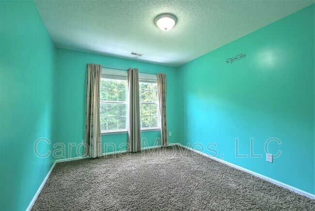 Building Photo - 140 Rounded Wing Dr