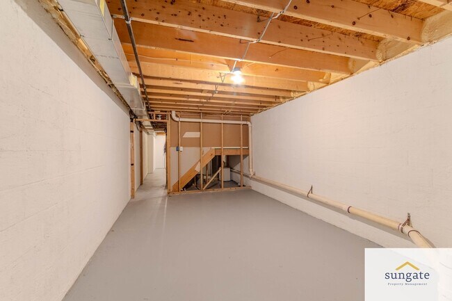 Building Photo - 2410 E Fayette St