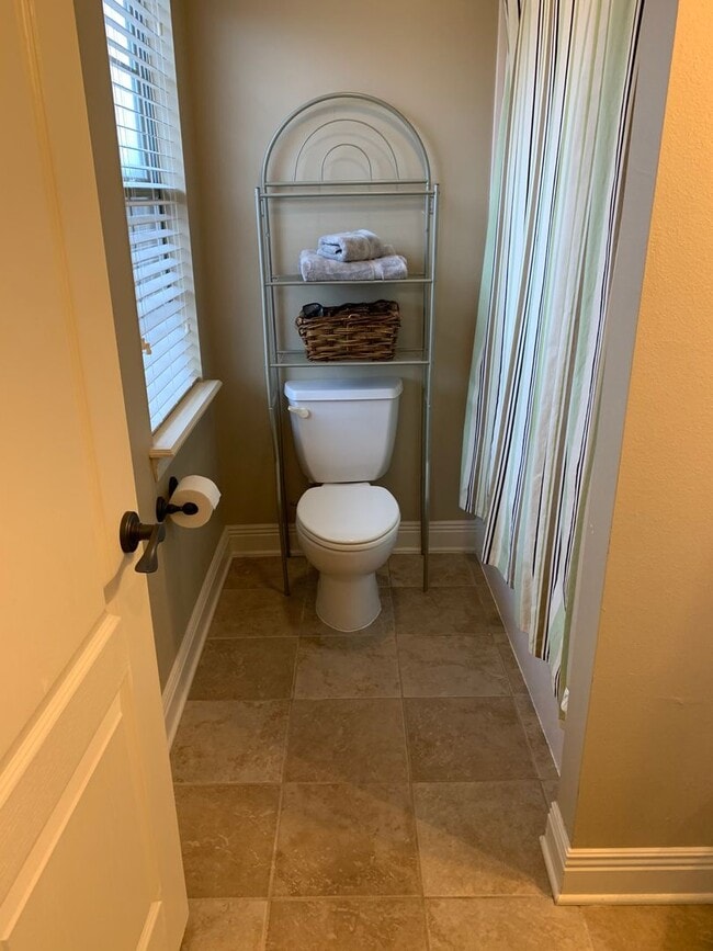 Building Photo - Rental in Gated Community