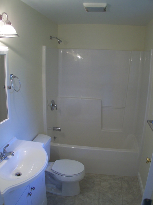 Building Photo - 4 Jessica Ln