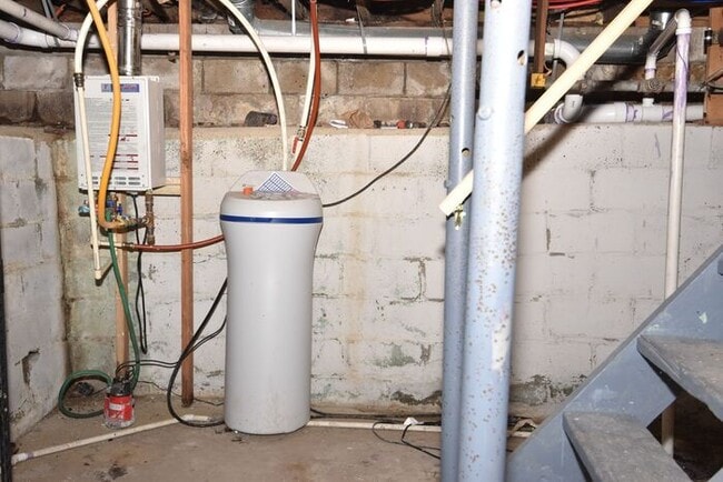 Building Photo - 3 bedroom in Granger in PHM school district