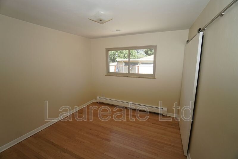 Building Photo - 1003 W Shepperd Ave