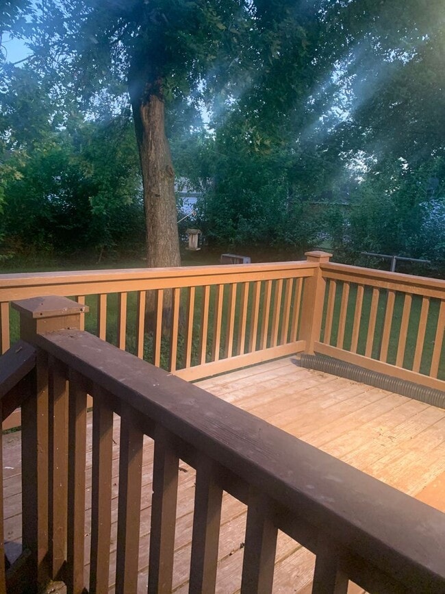 Building Photo - Beautiful 3 bed 1 bath home.  Wait till yo...