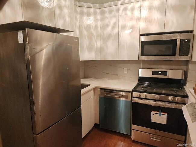 Building Photo - 61-15 98th St