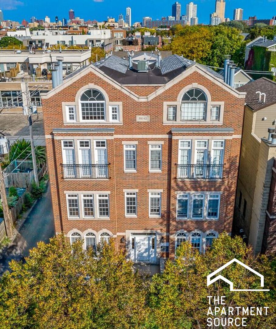Building Photo - 2743 N Southport Ave