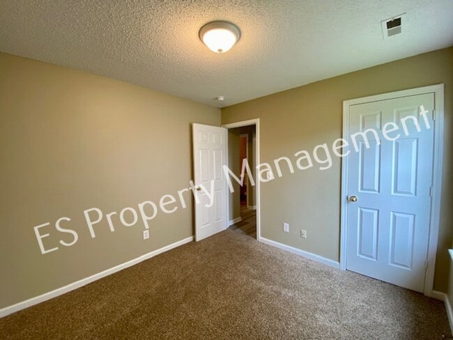 Building Photo - Wonderful 3 Bedroom 2 Bath Ranch Home in Lawrence Township!