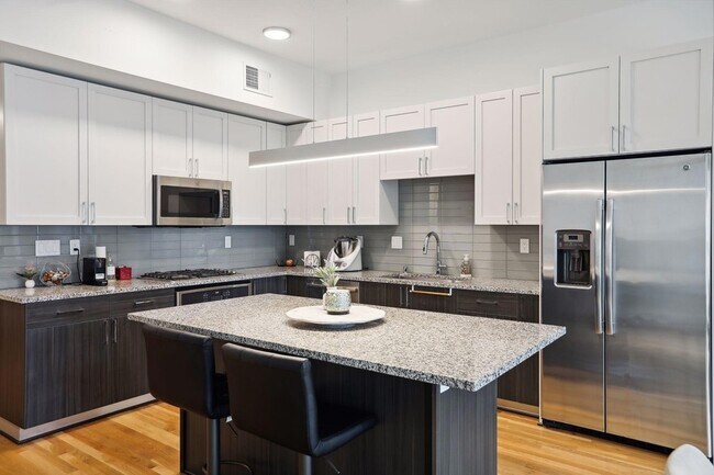 Building Photo - 1240 S 2nd St